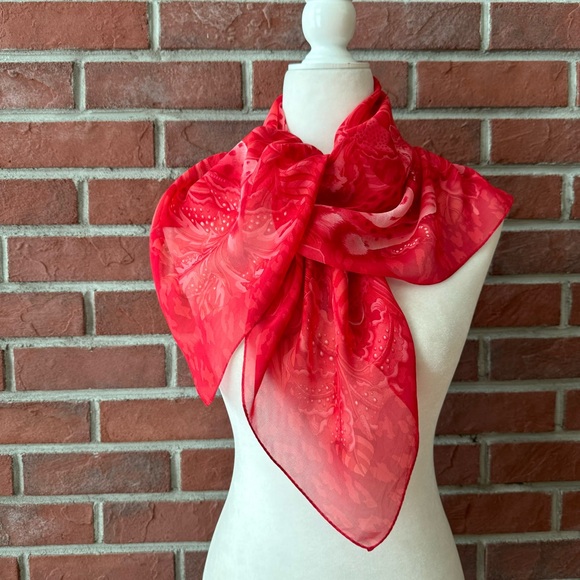 •Salvatore Ferragamo Signed Red 100% Silk Animal Graphic Scarf Made In Italy - Picture 6 of 14